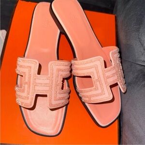 Hermes Oran slippers leather size
8 8.5 Euro 39